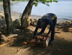 Ditbinmas Polda Papua Barat Gelar Green Policing Di Pantai Maruni, Ajak Masyarakat Jaga Kelestarian Lingkungan