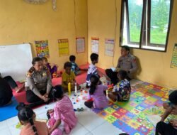 Atasi Kebosanan Anak Akibat Karhutla, Polsek Fakfak Timur Bersama Tim Ekspedisi Patriot Unhas Hadirkan Keceriaan di RUKITA Kampung Weri